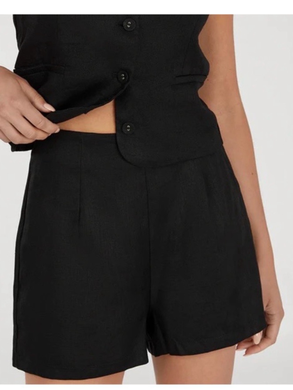 DISSH Jessie black linen high rise shorts, size 6